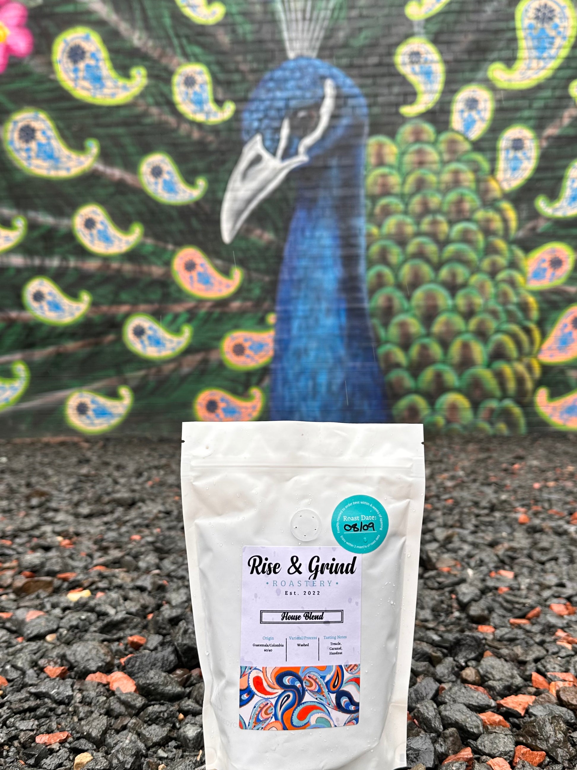 A freshly roasted speciality coffee Blend. Roasted for espresso & filter coffee with notes of chocolate, treacle & caramel. Front retail coffee bag view